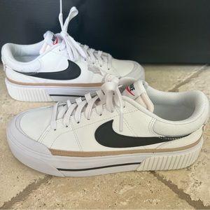 Nike Court Legacy Lift - like new size 7.5